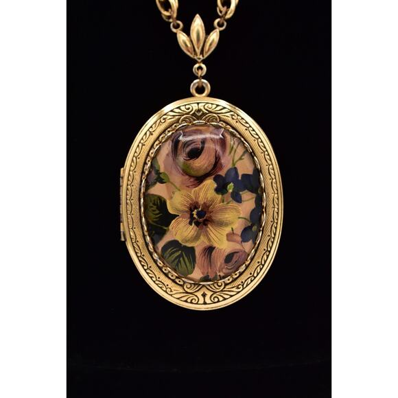 1928 Vintage Locket Necklace Pendant Floral Antiqued Gold Chunky Signed 1970s 9A - Picture 1 of 12